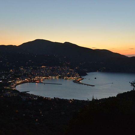 Villa Kalypso And Villa Kirki สโกเปลอสทาวน์ ภายนอก รูปภาพ